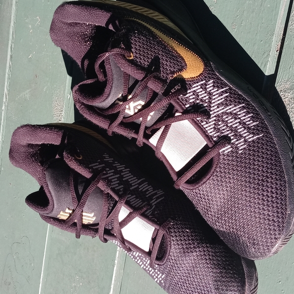 NIKE KYRIE FLYTRAP 2 BLACK SNEAKERS - Picture 1 of 9